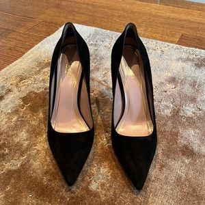 Gucci suede black pointy toe pumps